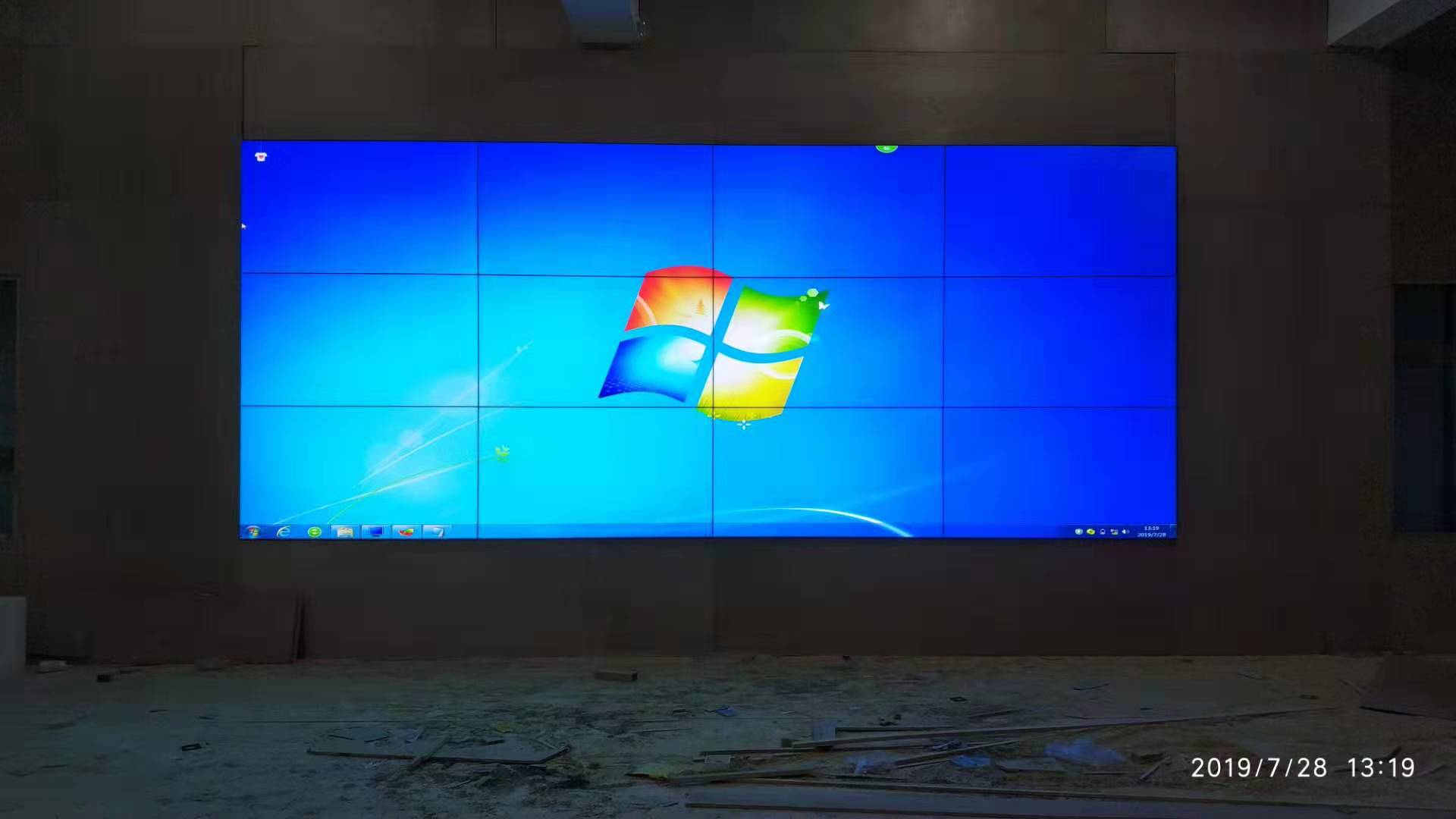 福建工程學院 55寸1.8mm前維護支架安裝9.jpg